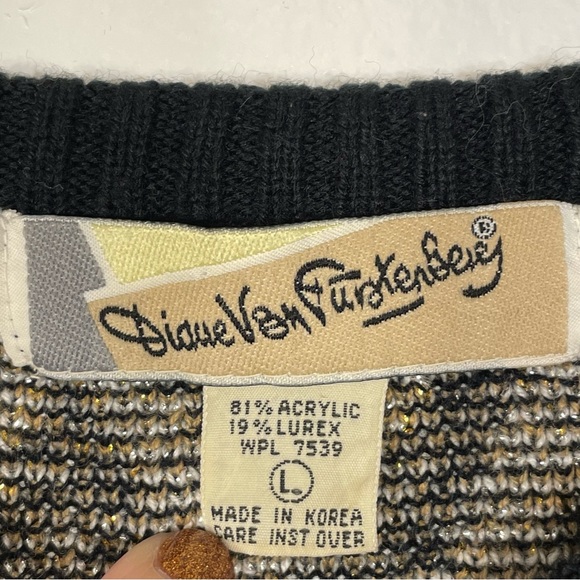 Vintage Diane Von Furstenberg Metallic Abstract Print Knit Sweater Size Large - Picture 10 of 11